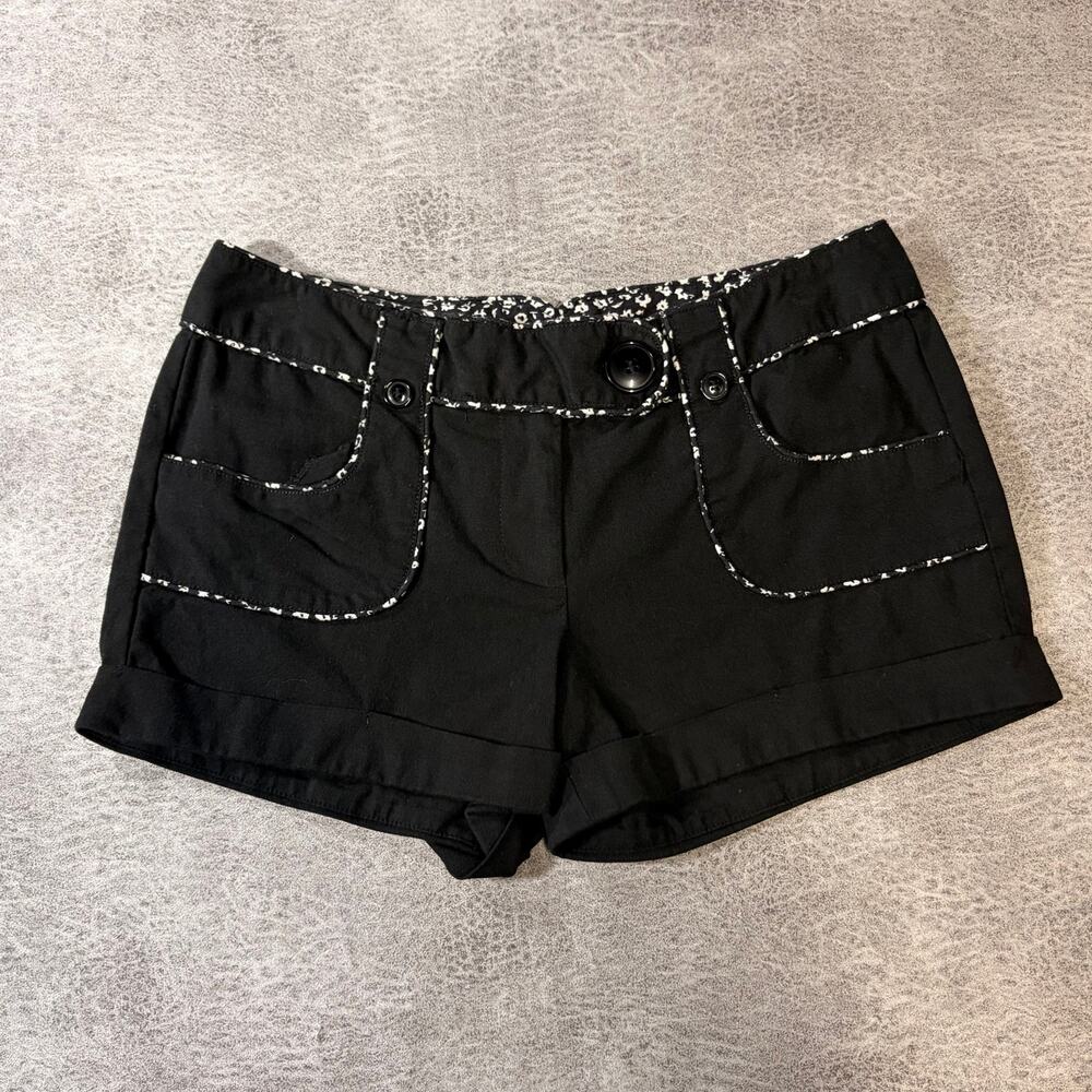 Black Contrast Floral Cuffed Mini Shorts